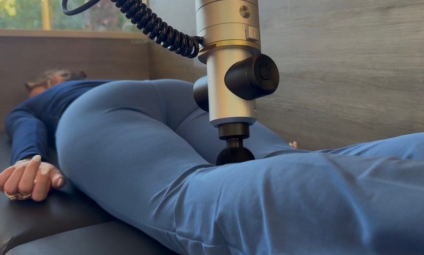 Image 4: Relax with 30, 45 or 60-Minute Classic AI Enhanced Massage at ALMATIQ