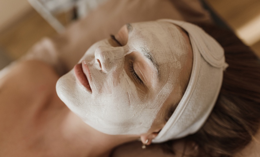 Image 2: Up to 35% Off on HydraFacial at Spotzen Wellness Center