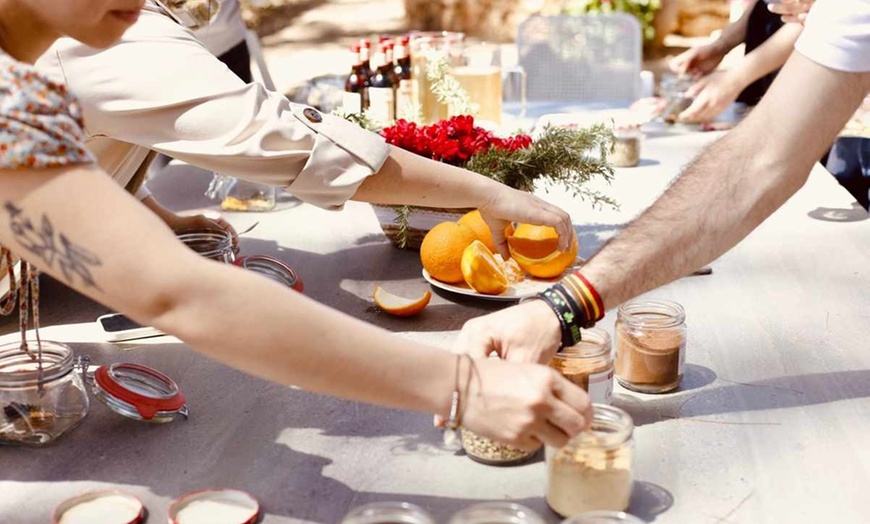 Image 2: Elabora tu propio vermut y visita un lugar emblemático para 1, 2 o 4 