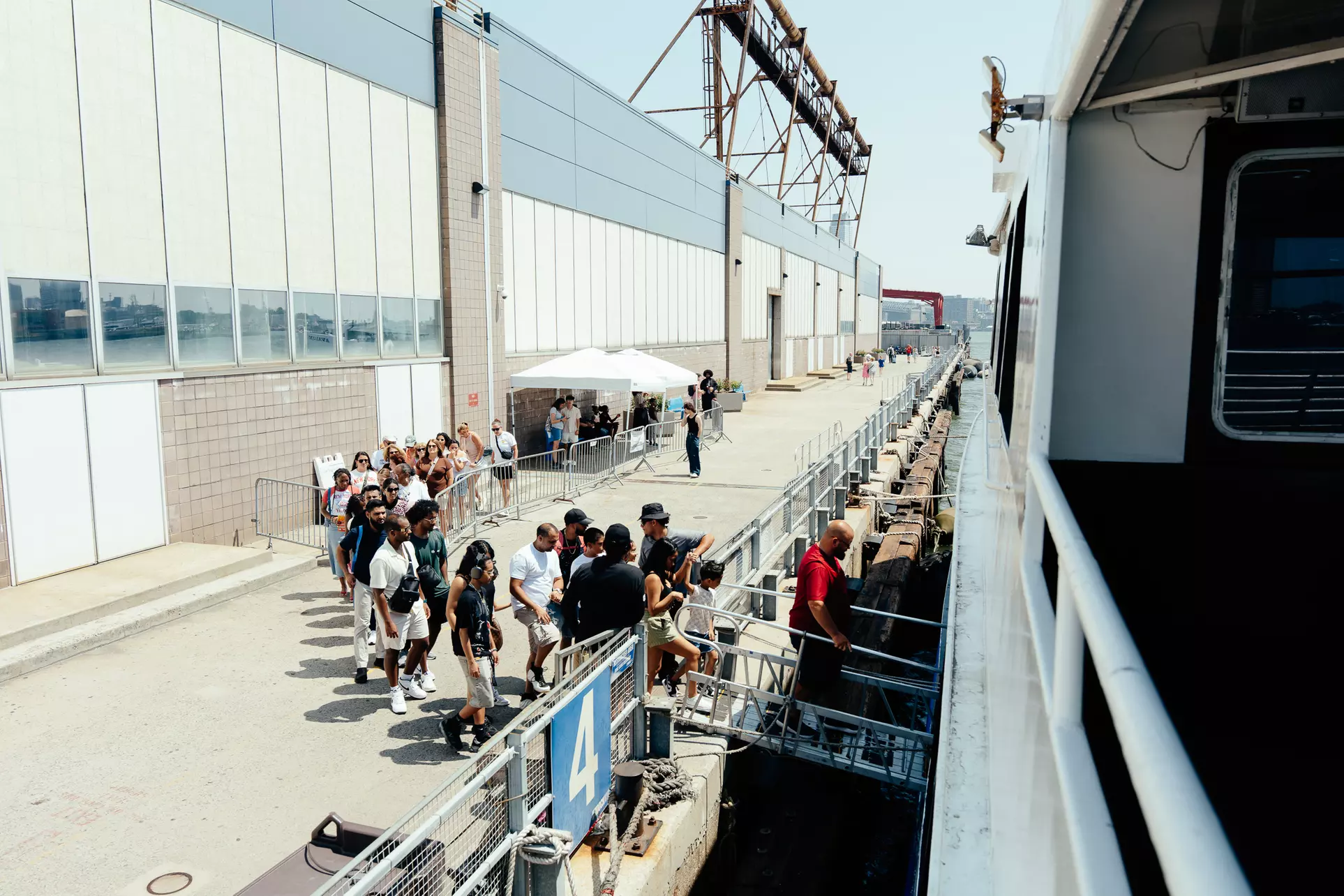 VIP NYC Boat Tour: Liberty Views & Souvenirs for Groups of 1–10
