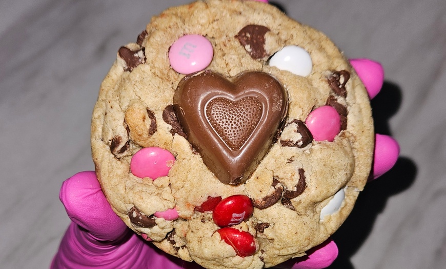 Image 2: Indulge in Fresh, Homemade Quarter-Pound Cookies 