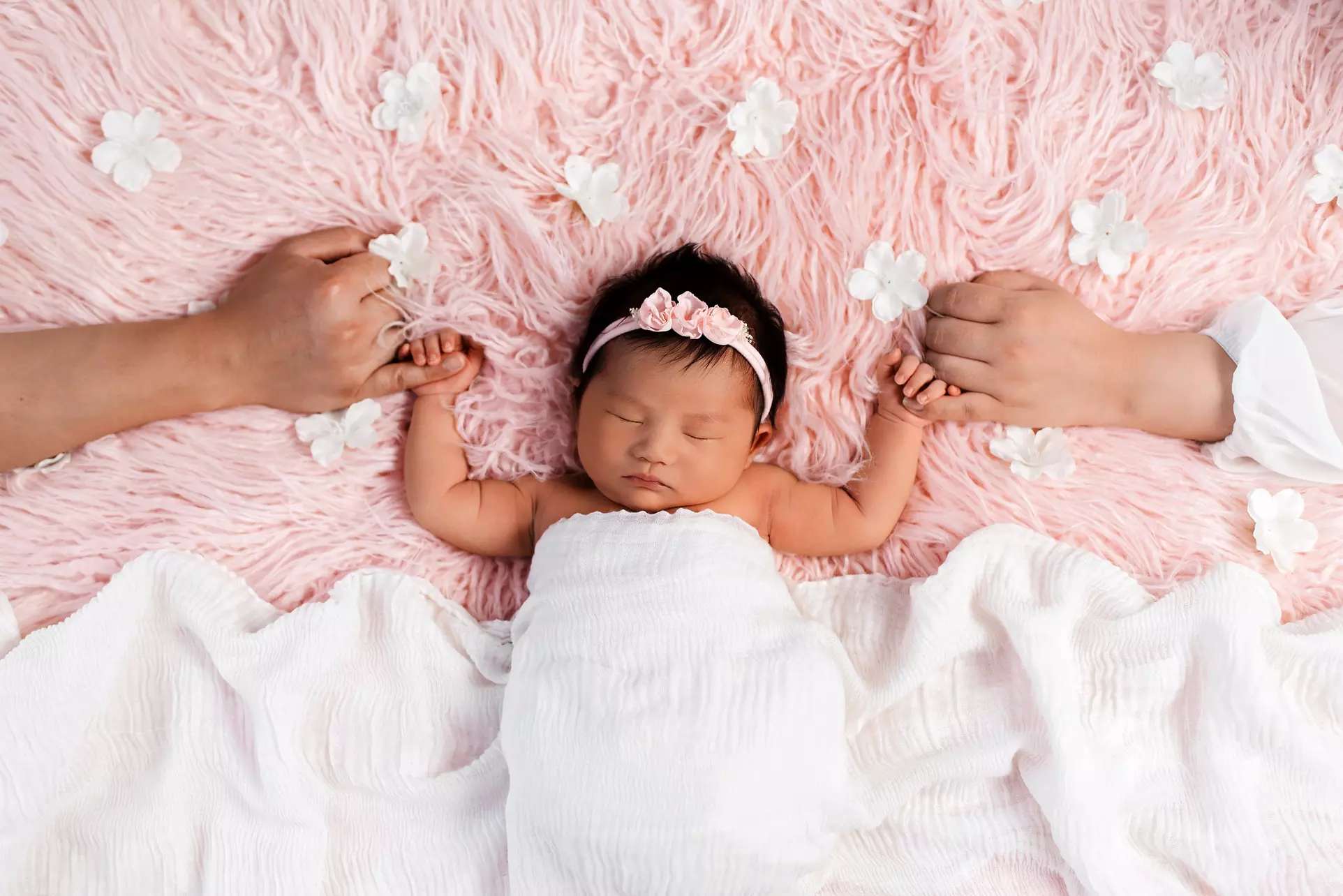 Celebrate your Child with In-Home Newborn Baby Photoshoot
