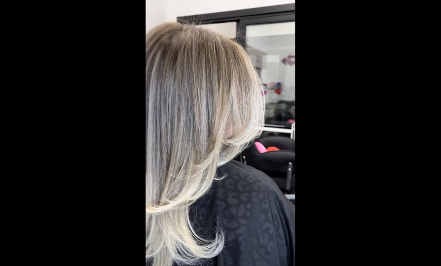 Image 4: Transform Your Hair with a Botox Rejuvenation / Nanoplastia Treatment!