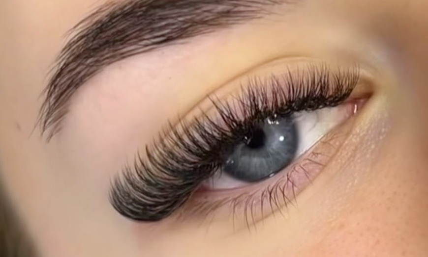 Image 7: Up to 64% Off on Eyelash Extensions at Lavish Lashes Club