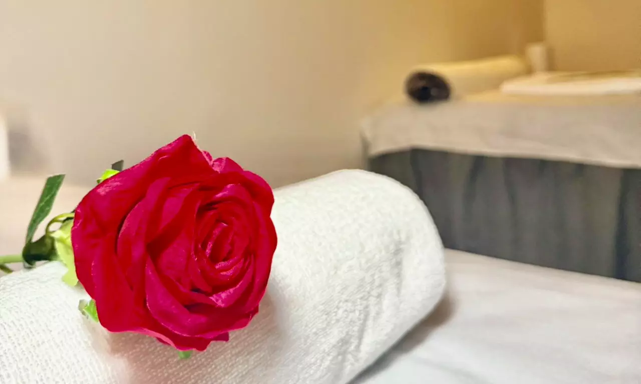 Enjoy Up to Triple 60-Minute Sessions of Soothing Foot or Back Spa