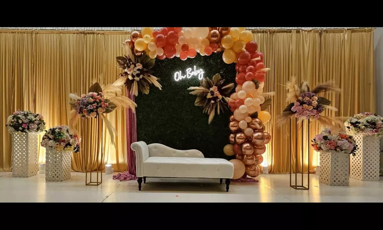 Custom Event Decoration: Backdrops, Drapes & Centerpieces