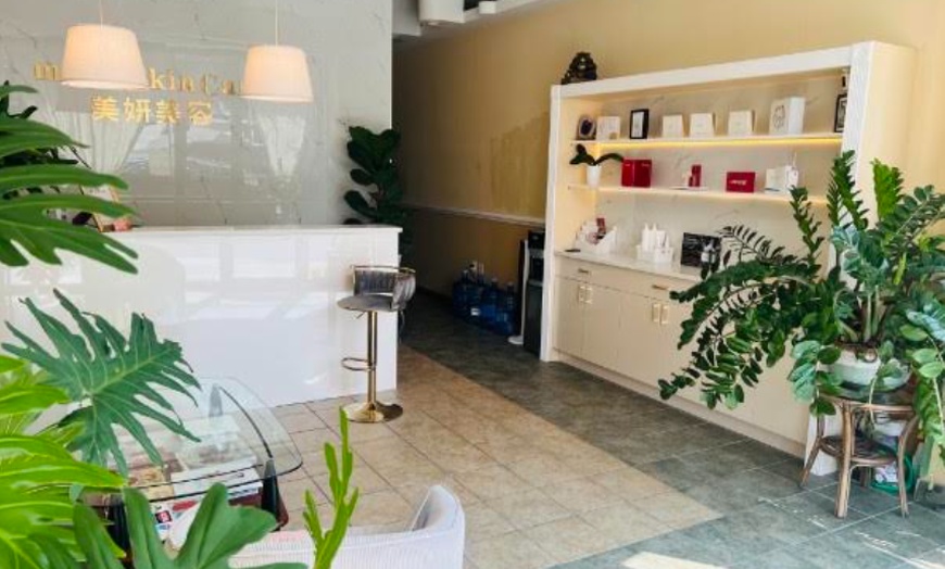 Image 2: Head Spa Treatments & Facials: 60 or 90 Minute Sessions