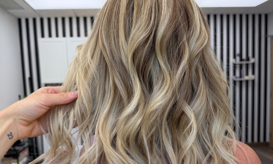 Image 3: Up to 30% Off on Haircut at Hairbylizzi