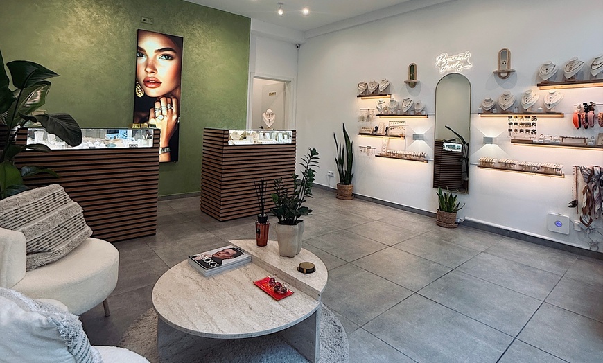 Image 3: 1 oder 2 Kosmetische Zahnbleachings à 30 Min. für 1 Person