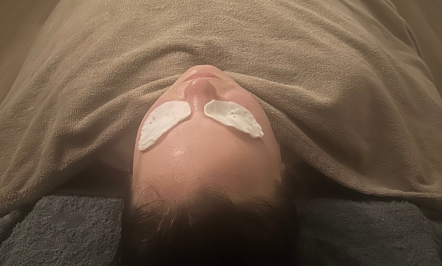 Image 2: Up to 67% Off on Massage - Full Body at BeautyAt Hart