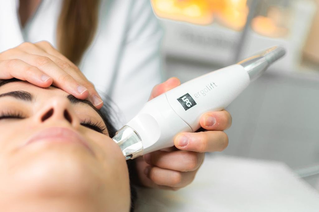 Up to 43% Off on Facelift - Non-Surgical at Levelux Limited