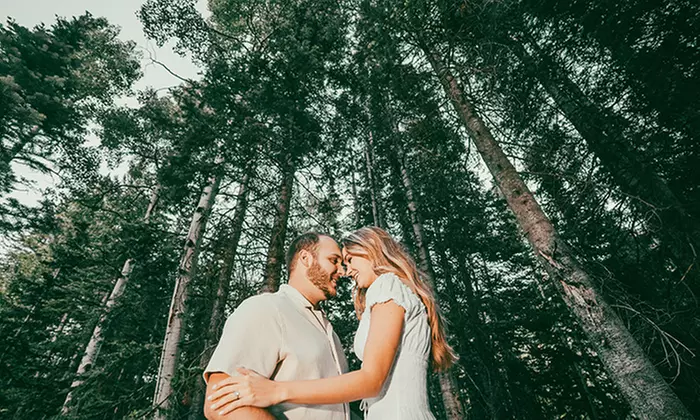Outdoor Engagement Photography Sessions for Special Moments