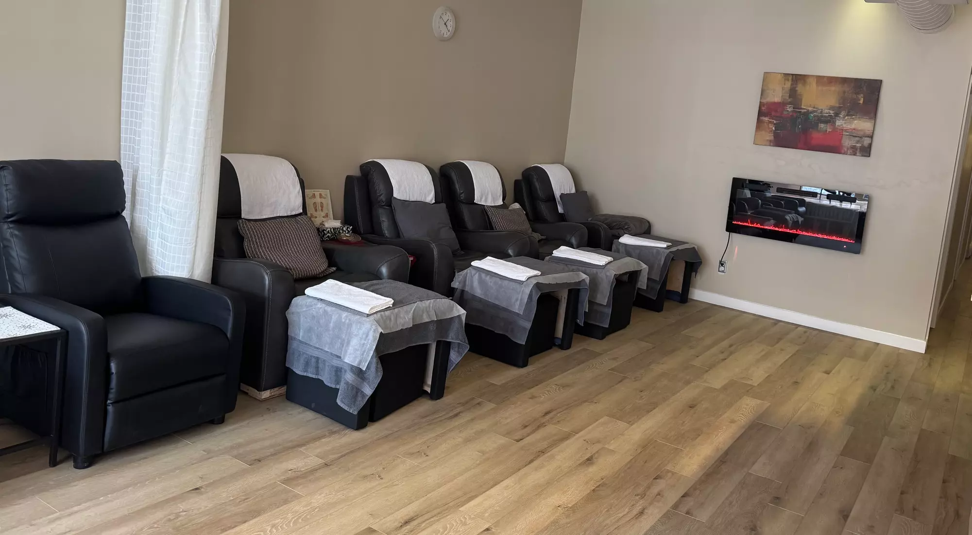 Relax with Deep Tissue Massage and Foot Reflexology Therapy Options