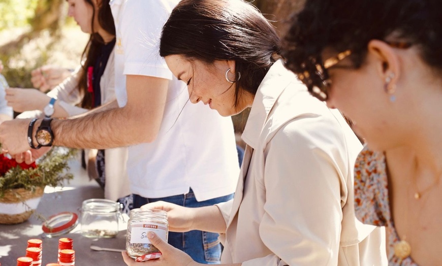 Image 4: Elabora tu propio vermut y visita un lugar emblemático para 1, 2 o 4 