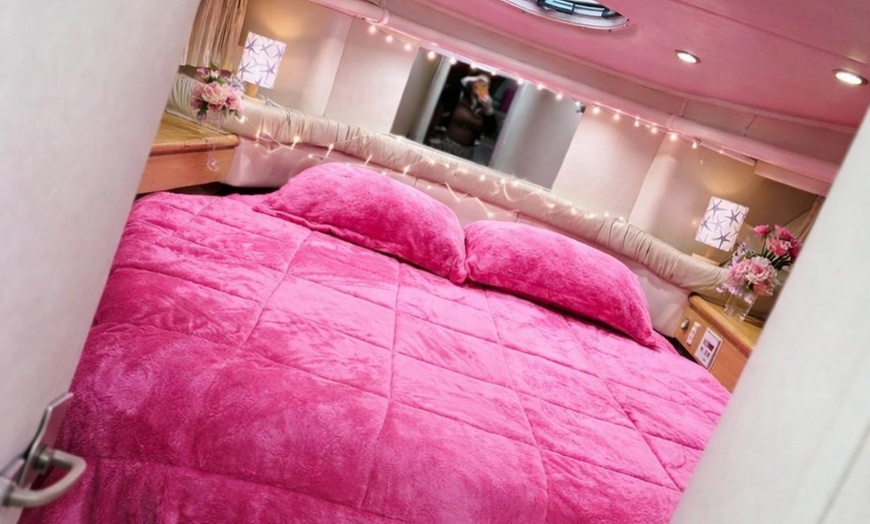 Image 7: 3, 4 Hours Yacht Rental, Charters of 4 Hours with Jet Skis and More