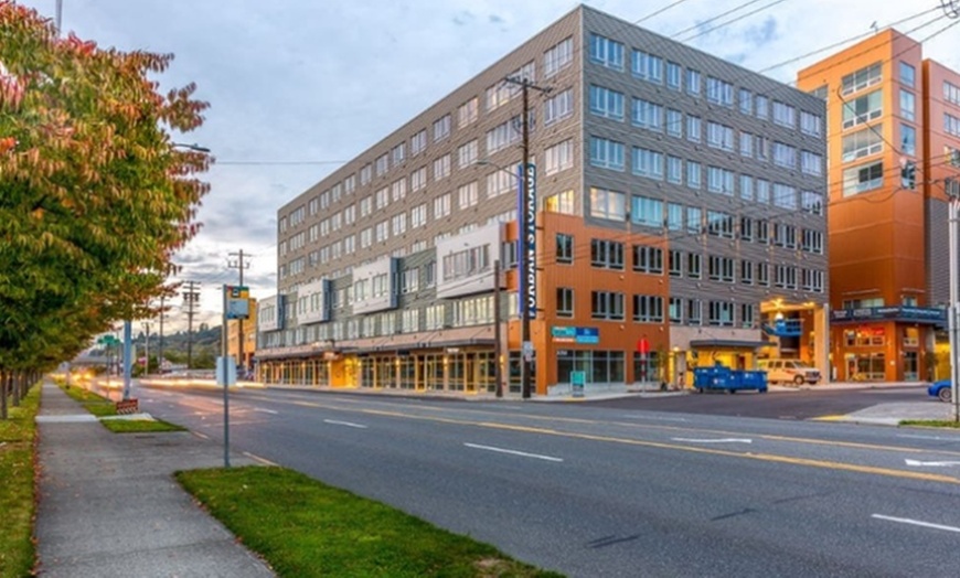 Image 5: One, Two or Three Vee Luxe Signature Facial Sessions