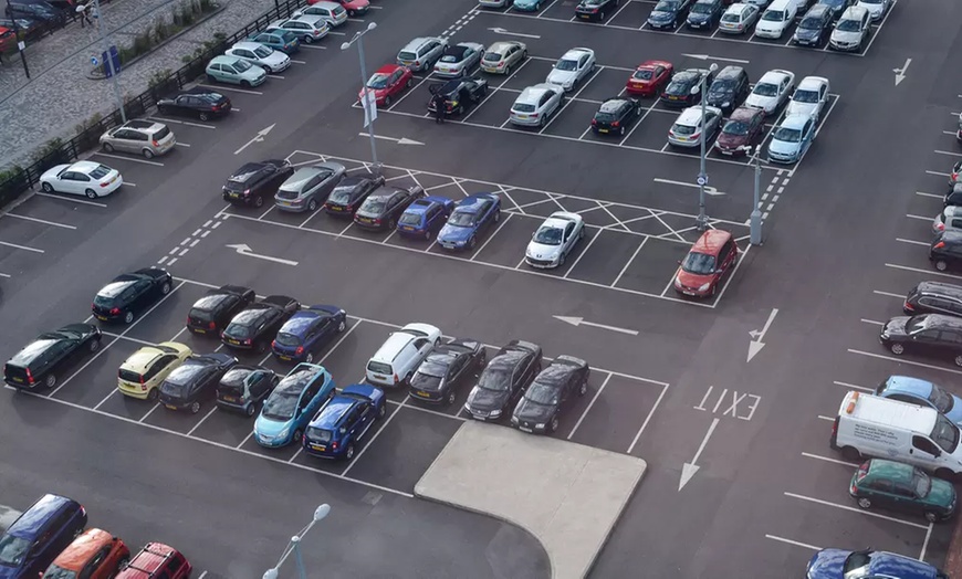 Image 1: Easy Indoor and Outdoor Airport Parking Near EWR