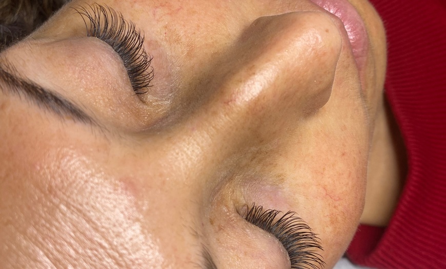 Image 3: Transform Your Lashes: Classic, Hybrid or Volume Eyelash Extensions 