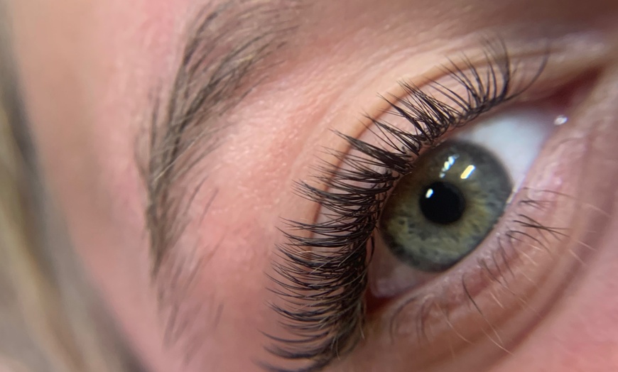 Image 2: Eyelash Extensions for Any Occasion