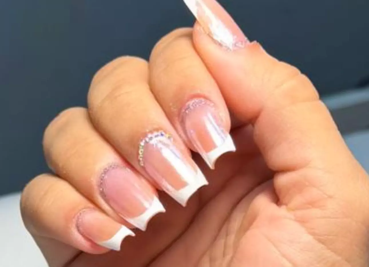 Beauté des mains classique ou avec pose de vernis semi-permanent