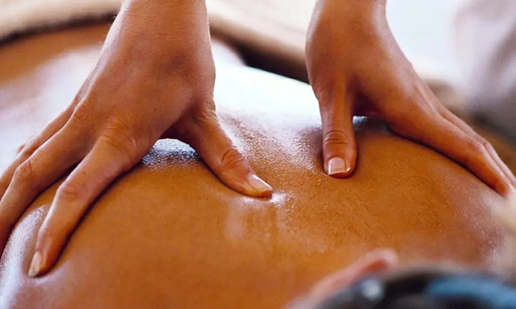45/60 Min Holistic Ayurvedic Massage & Face Therapy w/ Warm Herbal Oil