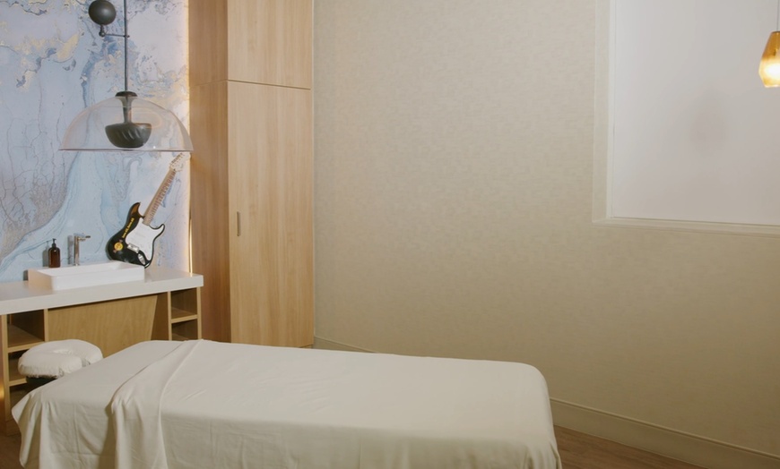 Image 8: 50/100-Min Massage or 50-Min Facial with Spa Access & Amenities