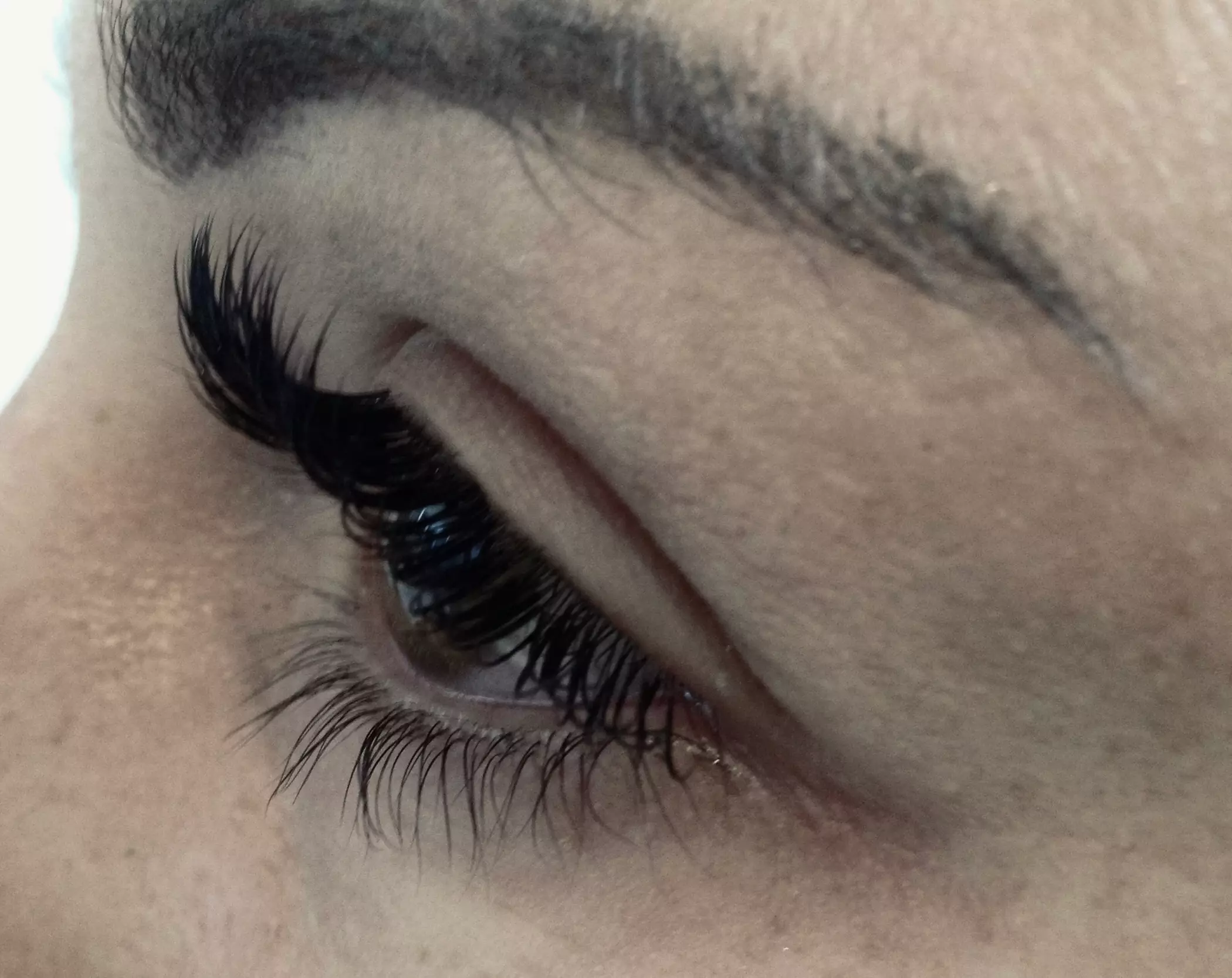 Get Fuller Lashes and Hair Blowout for a Fresh Look