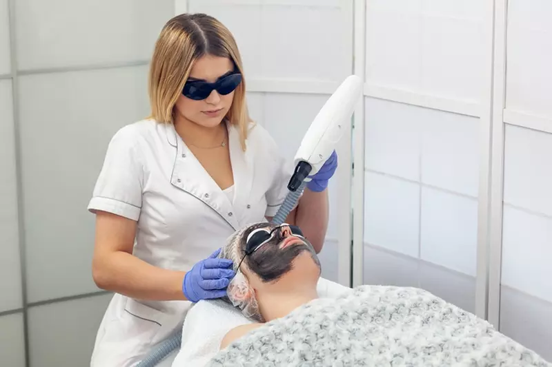 Do 30% zniżki na: Laserowy peeling węglowy w Medical Agnes - Primary Image