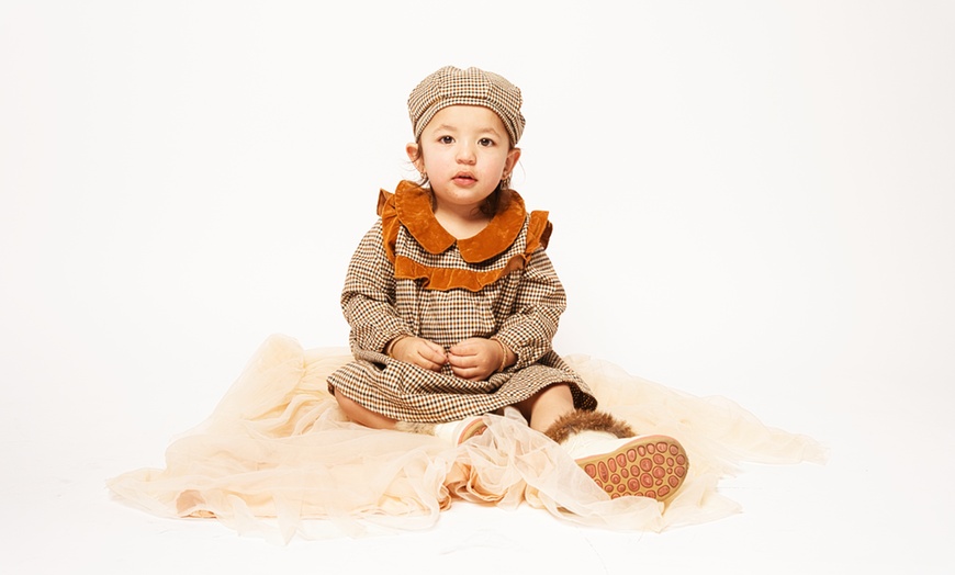 Image 3: Creative Studio 60 or 90-Minute Photoshoots with Professional Lighting