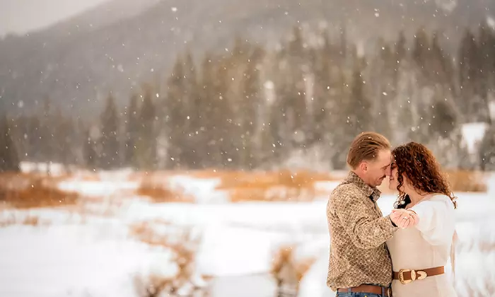 Outdoor Engagement Photography Sessions for Special Moments