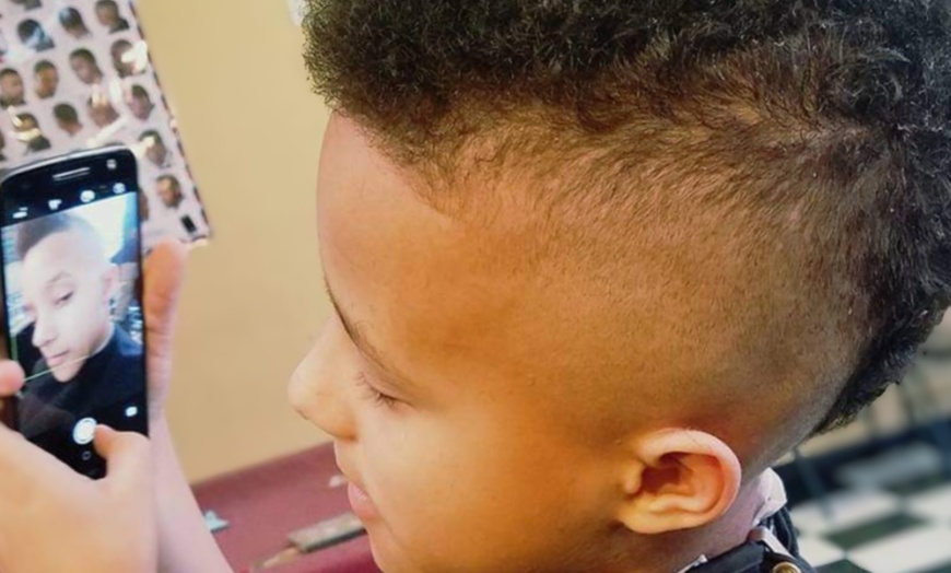 Image 1: Fresh Cuts for Kids & Men