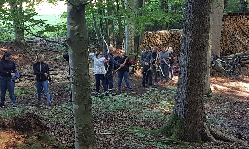 Image 4: 2 Std. Bogenschießen-Schnupperkurs mit Pfeil & Bogen für 2-4 Personen