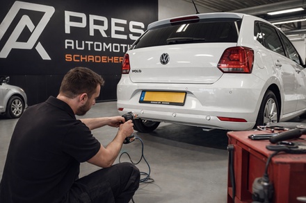 Parkeersensoren laten inbouwen: Ongespoten - Spuiterij Pres