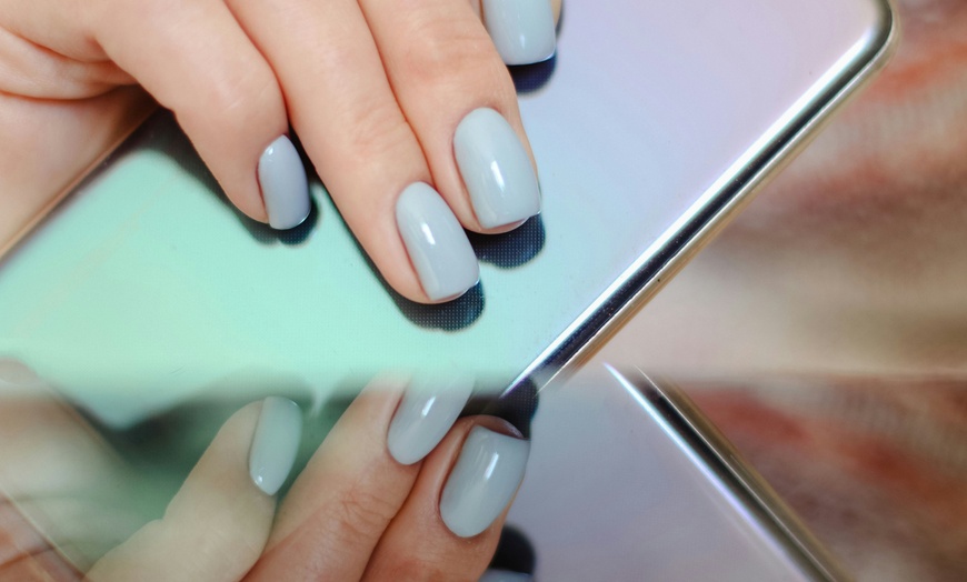 Image 2: Signature Gel or Express Mani-Pedi – Manicure & Pedicure Options
