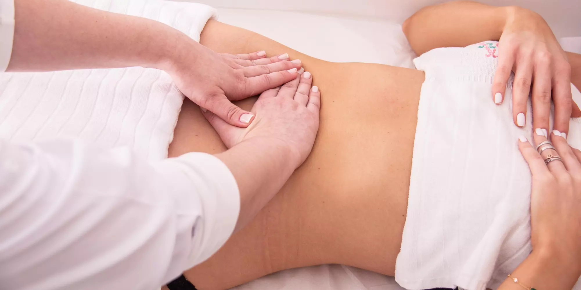 Rejuvenate: 3 Lymphatic Massages, 3 Foot Detox + Face Cavitation
