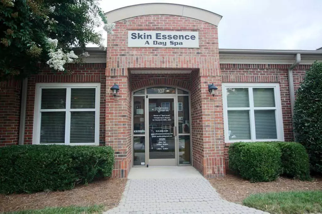 Revitalize Skin: Organic Chemical Peels & Diamond Microdermabrasion