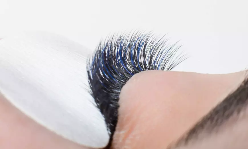 Image 4: Glam Up: Volume 3D, Hybrid, Mixed Volume & Classic Eyelash Extensions