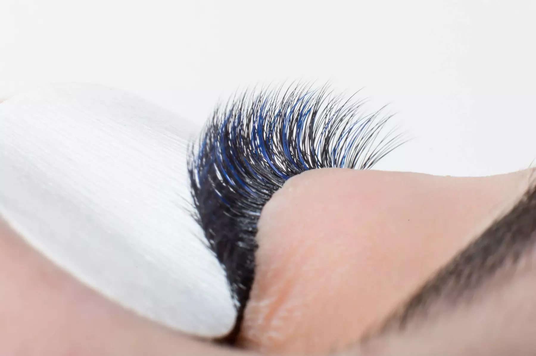 Get Stunning Eyes with Volume 3D, Hybrid, Mixed Volume & Classic Eyelash Extensions (Up to 34% Off)