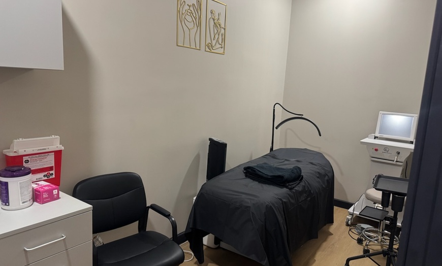 Image 2: Lymphatic Drainage for Detoxification & Sculpting