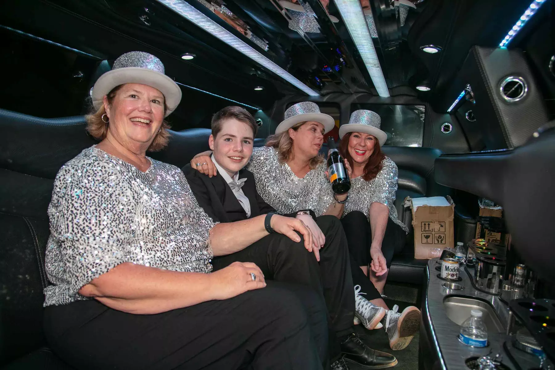 VIP Limo Photo Tour: Iconic Landmarks & Professional Photography