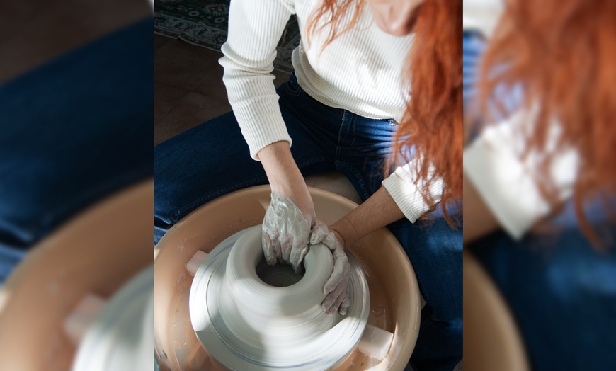 Image 6: Taller de cerámica de 2 h con copa de vino para 1 o 2 personas