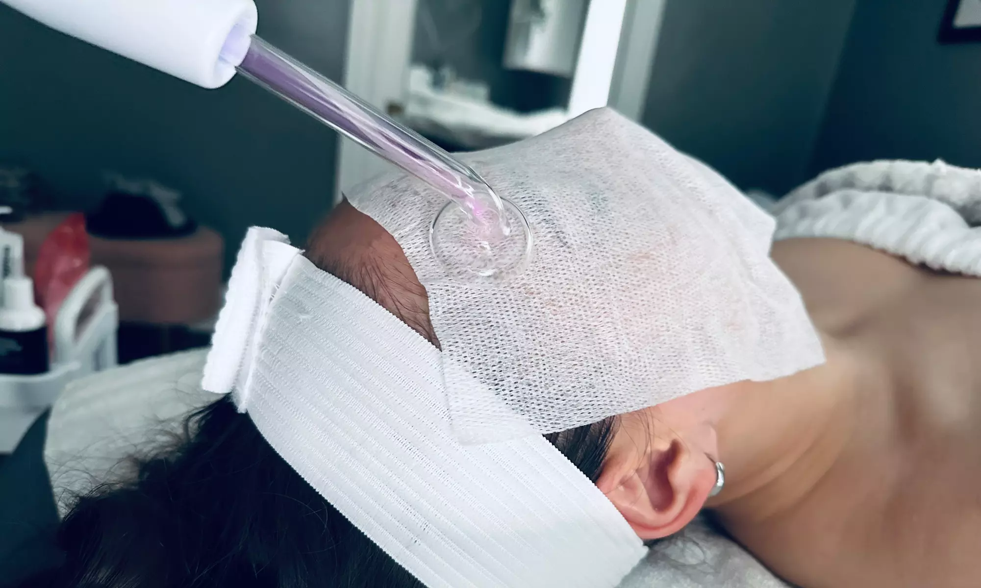 Up to 40% Off on Facial at Bare Skin Beauty