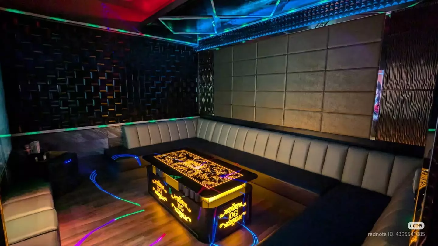 Sing & Celebrate: 1, or 2 hours karaoke room (Up to 10 People)