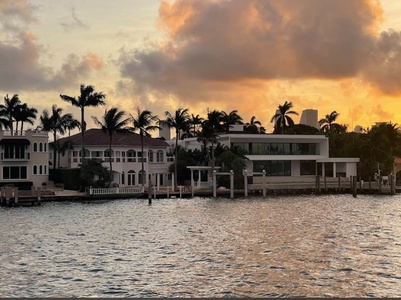 One Way Boat Ride - Water Taxi Miami