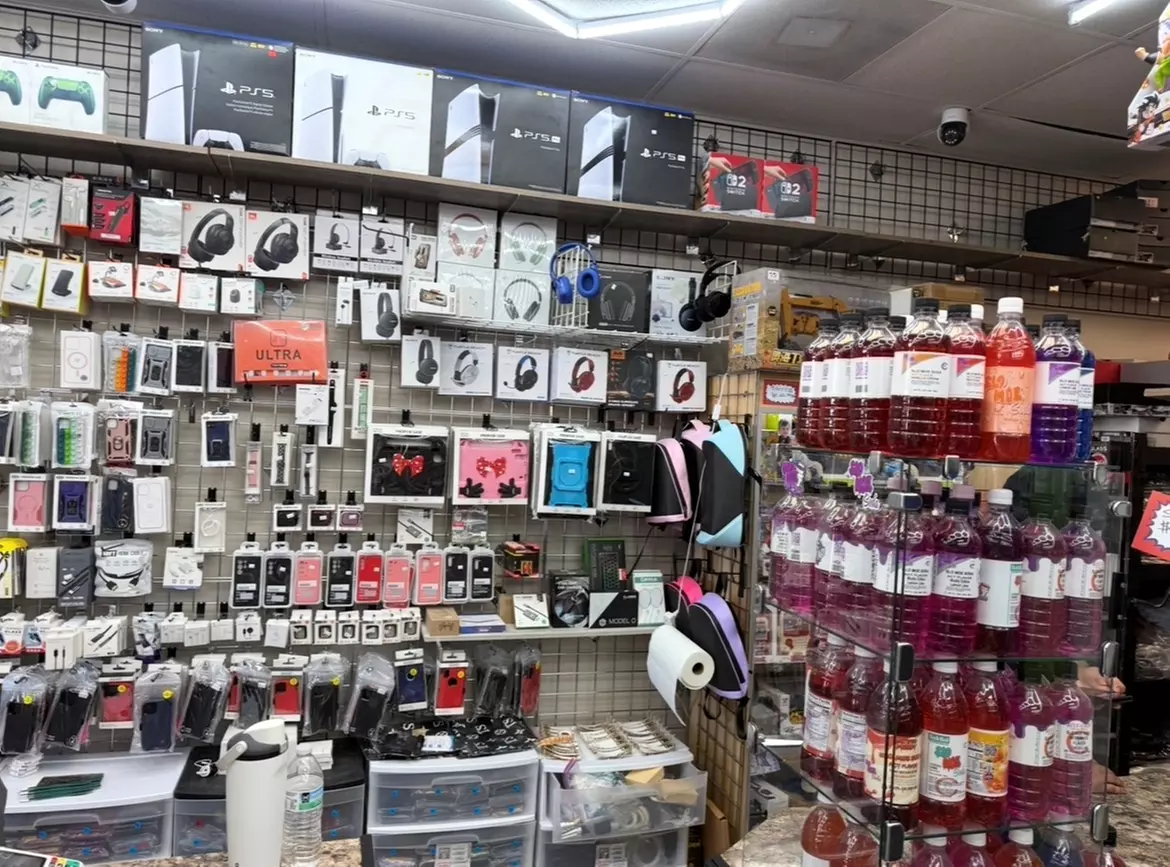 iPhone Screen Repair: iPhone X, Xr, XS, 12, 13, 14, 15, 16 Pro, & More