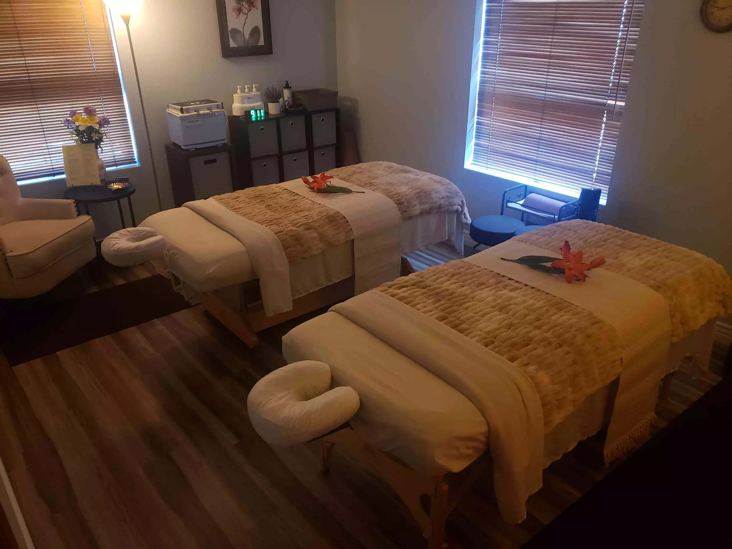 (Up to 39% Off) The Ultimate Unwind: 90-min Massage Package at Healing Hands Massage Therapy. - Second Medium