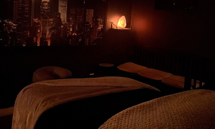 Image 4: Relaxing 90-Minute Massage: Choose Relaxation or Hot Stone