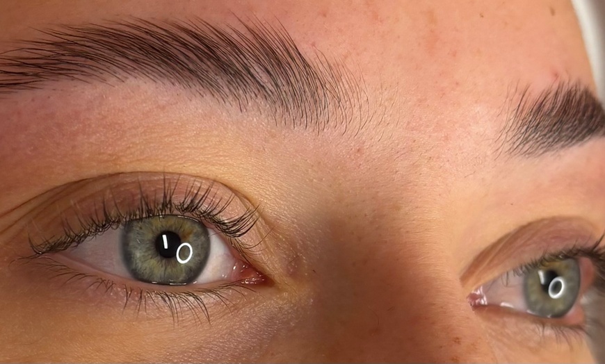 Image 2: Wimpern- und/oder Augenbrauen-Lifting inkl. Färben für 1 Person
