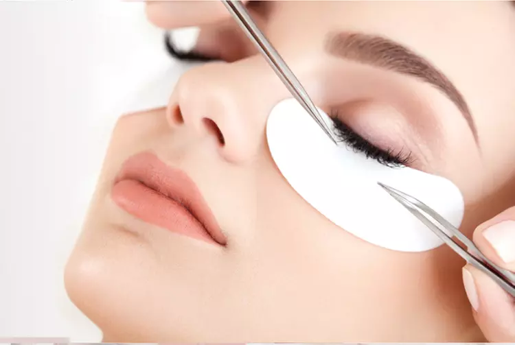 Full Set of Classic, Russian Volume, Hybrid, or Wispy Eyelash Extensions at Pretty Chic (Up to 51% Off)