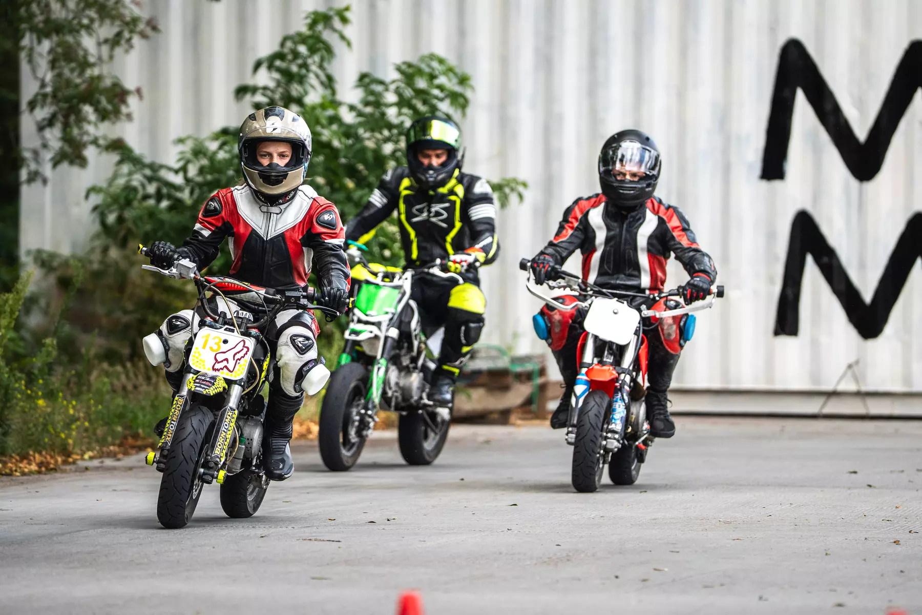 Poczuj adrenalinę: Jazda na pitbike pod okiem trenera